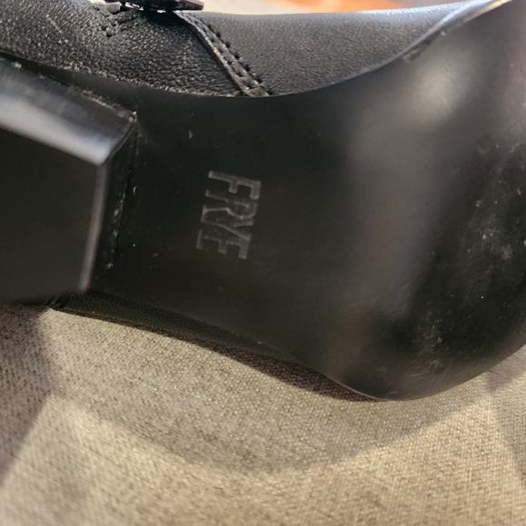 Frye Reina Women's Western Vibe Black Leather Ankle Bootie (Size 8M) - Picture 9 of 10